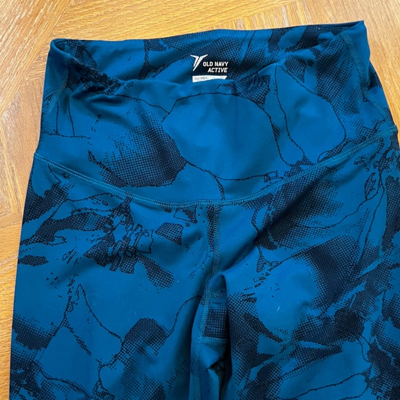 Old Navy Active • Blue Leggings w/ Floral Pattern - Picture 2 of 5